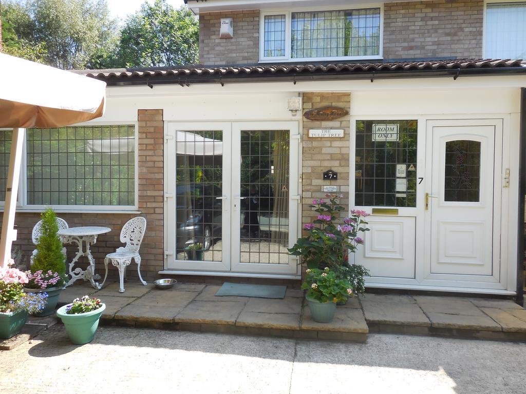 The Tulip Tree Guest House Wilmslow Exterior foto